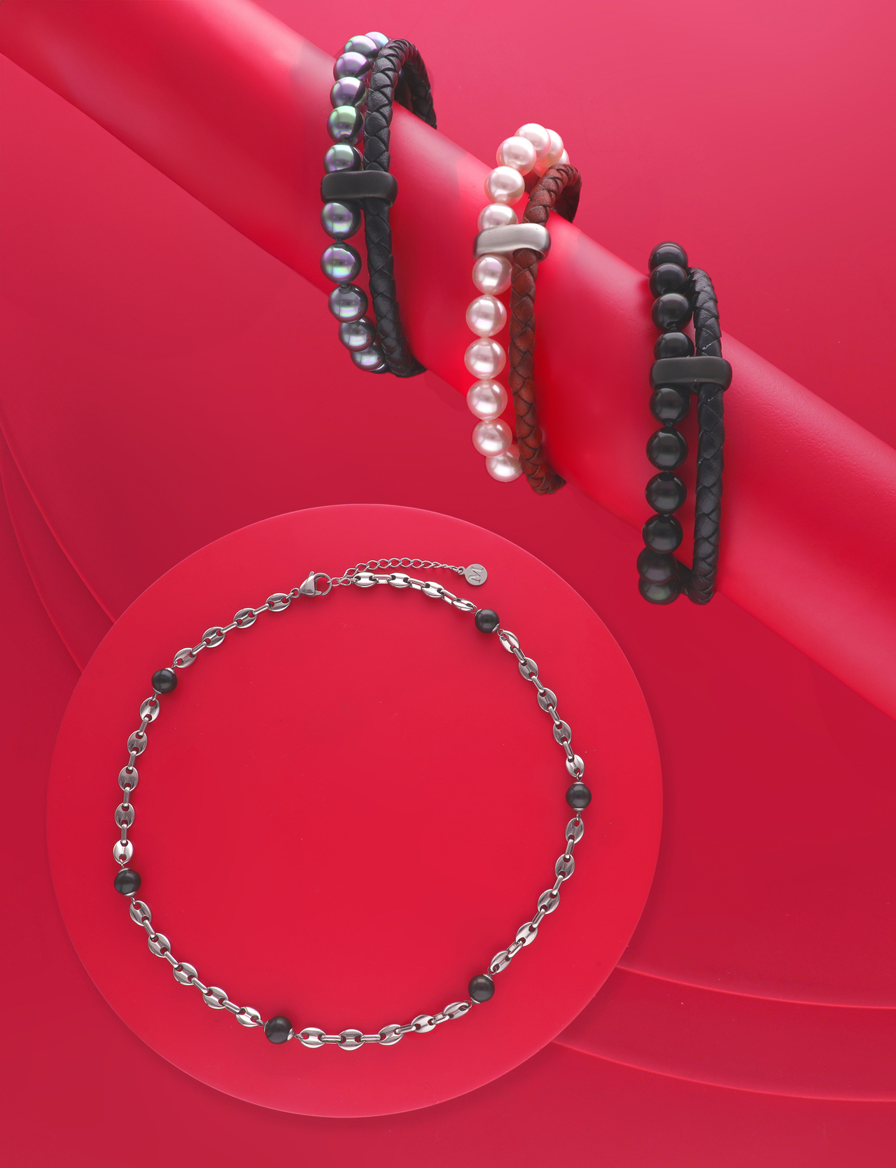 Bodegón_ECI_HOMBRES_5.jpg Derrocha personalidad con estas joyas de perlas para hombre