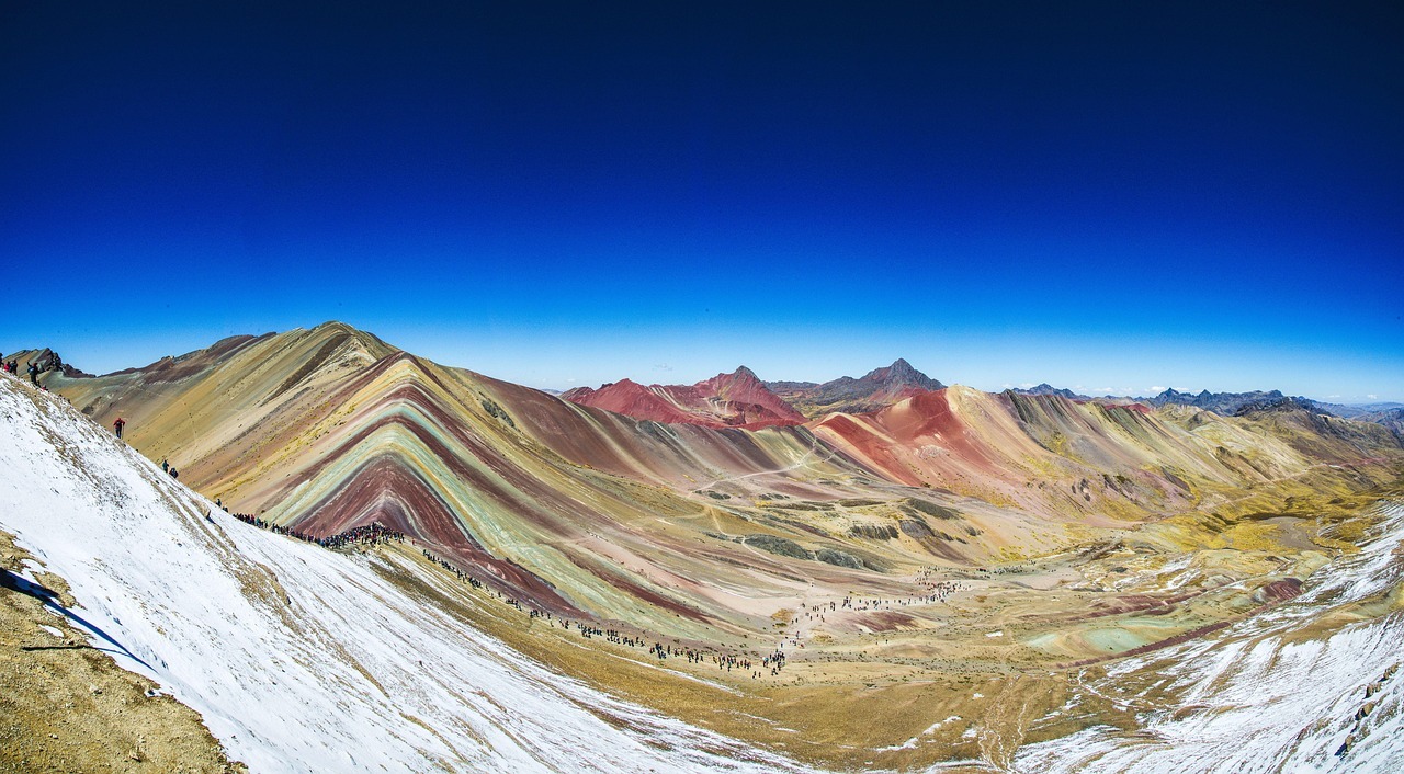 O que você precisa saber sobre a Montanha Arco-Íris, no Peru